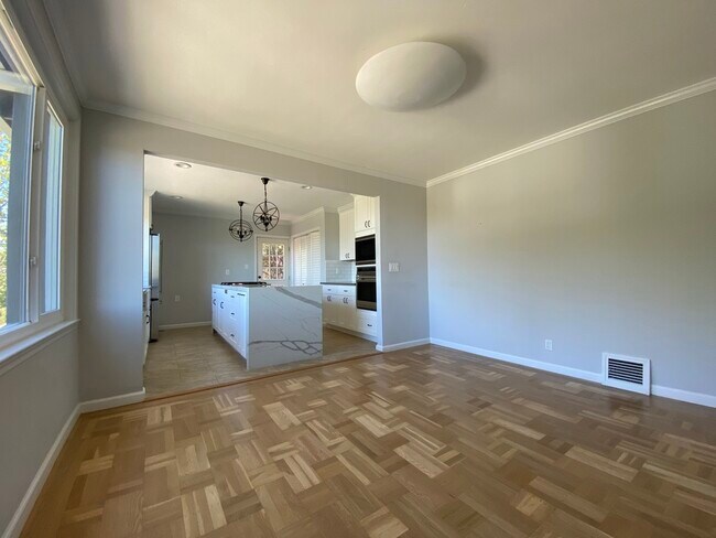 Building Photo - 161 El Bonito Way