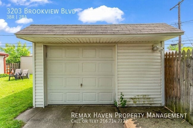 Building Photo - 3203 Brookview , Parma-  Stunning 3 bed, 2...