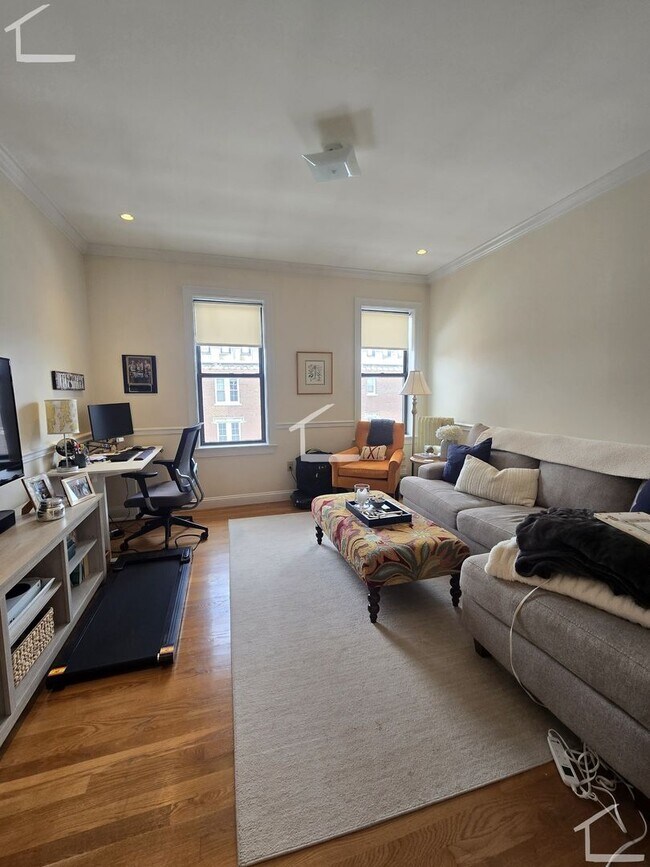 Building Photo - 1Br/1Bth, Laundry in building! Heat/Hot Water included!