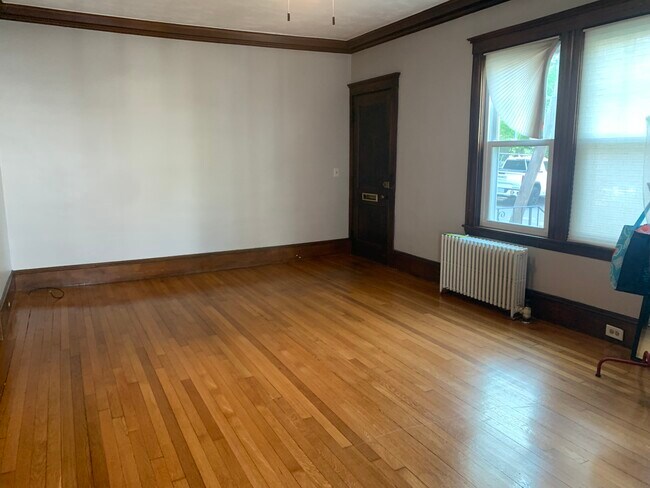 Foto del edificio - 214 Maplewood St