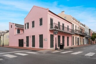 Building Photo - 401 Burgundy St