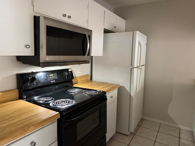 Foto del edificio - 203 Parkbrook Cir