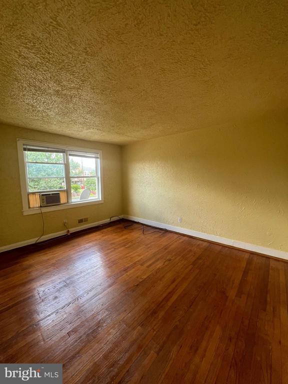 Foto del edificio - 3708 Erdman Ave