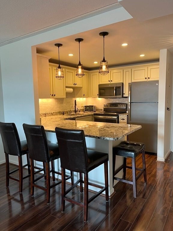 100 Ledgewood Dr Unit 616, Stoneham, MA 02180 Condo for Rent in