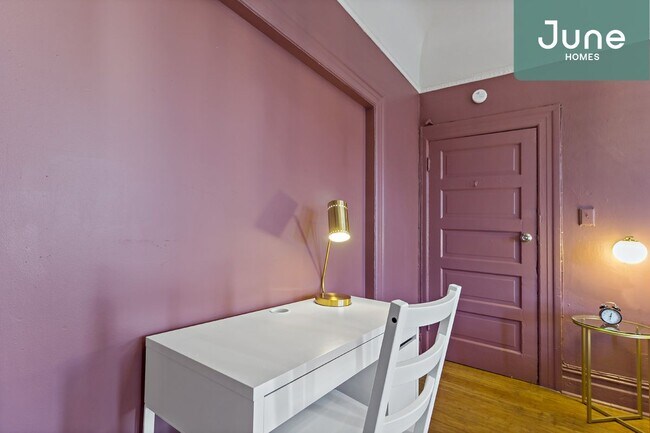 Building Photo - ROOM ONLY in 4-bed/1.5-bath Home