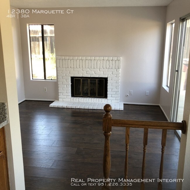 Building Photo - Adorable Home in a Beautiful Cul-De-Sac!