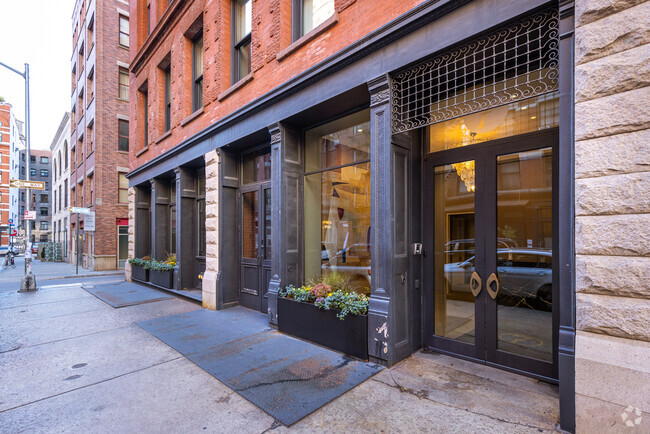 Entrance - 7-9 Harrison St