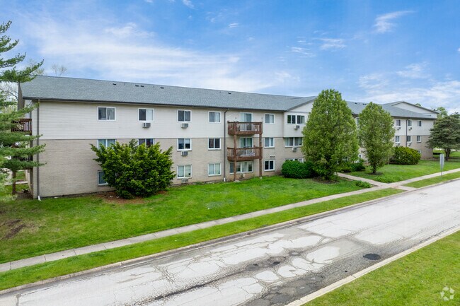 Building Photo - Whispering Meadows