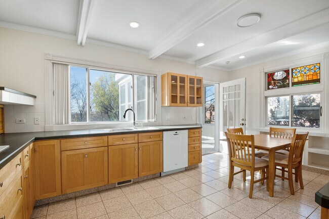 Foto del edificio - 1644 McGovern Ave