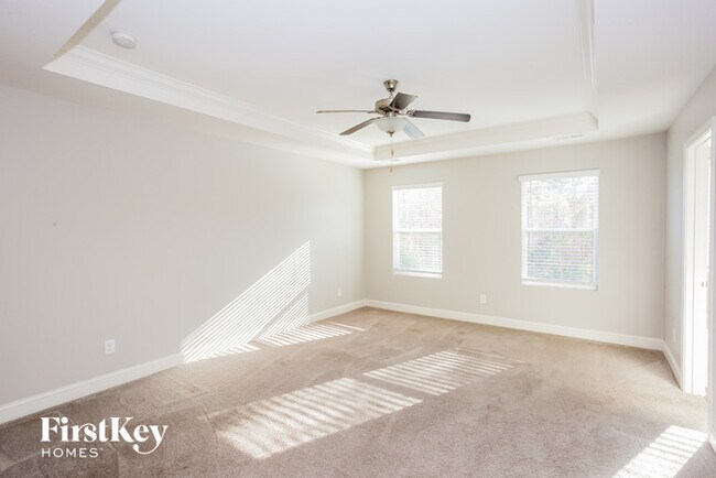 Building Photo - 9333 Sloan Forest Dr