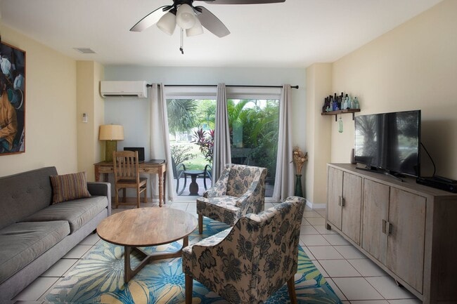 Building Photo - 3 Bedroom 2 Bathroom unfurnished  "C" Buil...