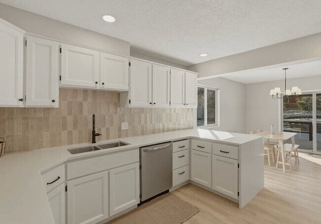 Foto del edificio - 403 Highland Dr