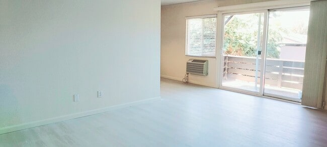 Building Photo - 227 Masters Ct