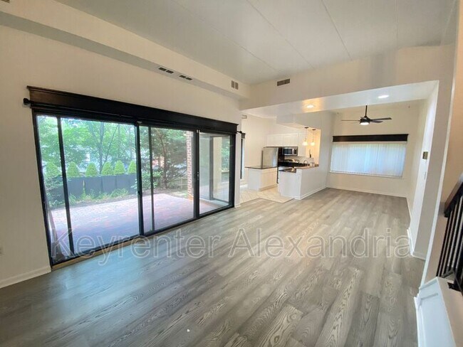 Foto del edificio - 124 Roberts Ln