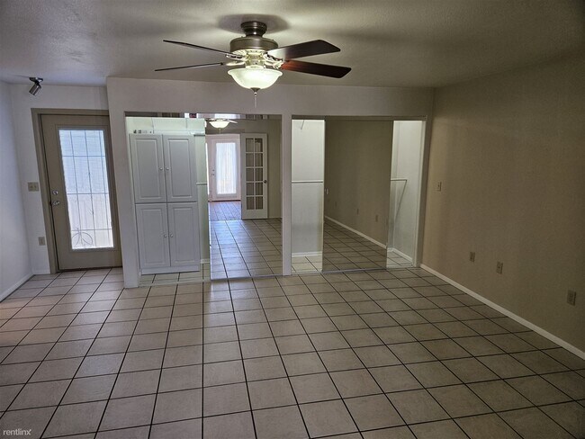 Foto del edificio - 2 br, 1 bath House - 3038 N 34th St Apt 1 #1