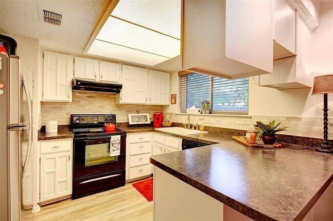 Foto del edificio - 2311 Vassar Ct
