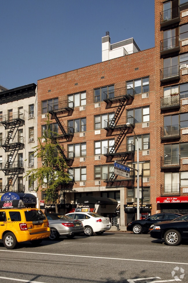 Building Photo - 649 2nd Ave