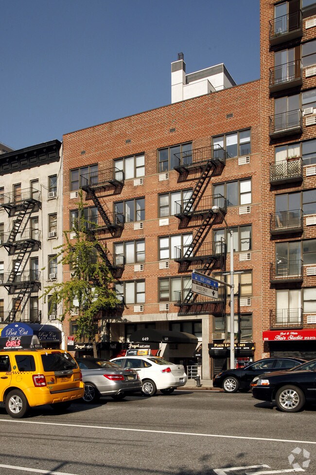 Foto del edificio - 649 2nd Ave