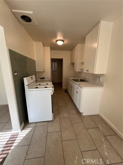 Foto del edificio - 635 W 17th St