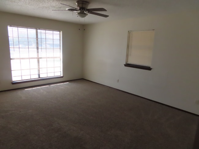 Building Photo - 4334 Ridgecrest Cir