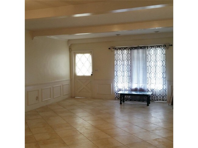 Foto del edificio - 6827 SW 13th St