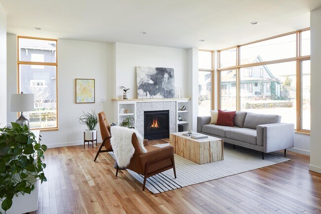 Building Photo - 4204 SE Yamhill St