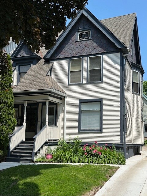 Foto del edificio - 2726 N Murray Ave