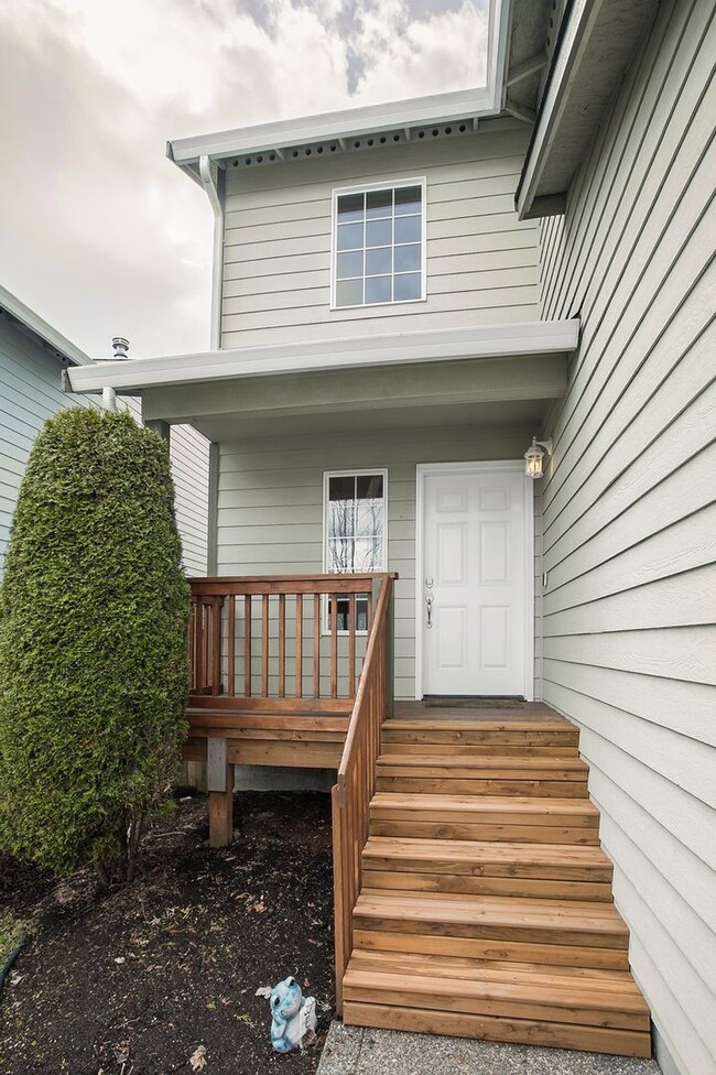 Building Photo - Lynnwood Home...