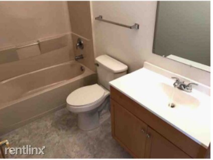 Foto del edificio - 3 br, 2.5 bath Townhome - 550 Topeka Dr