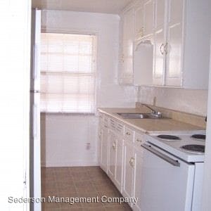 Building Photo - 310 E 26th Ave