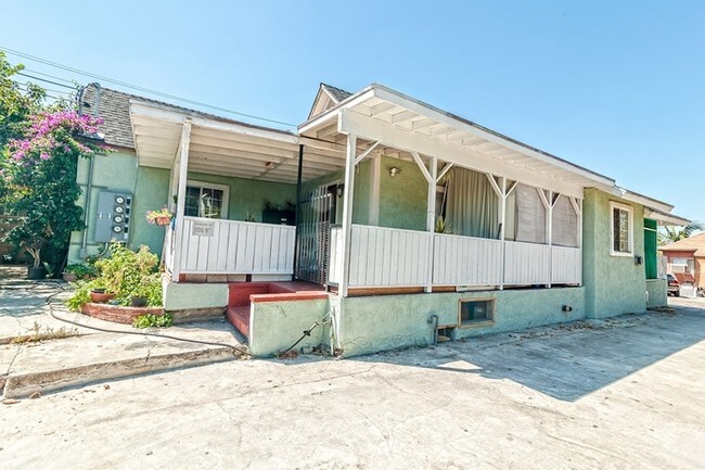 Building Photo - 2623 Barranca St