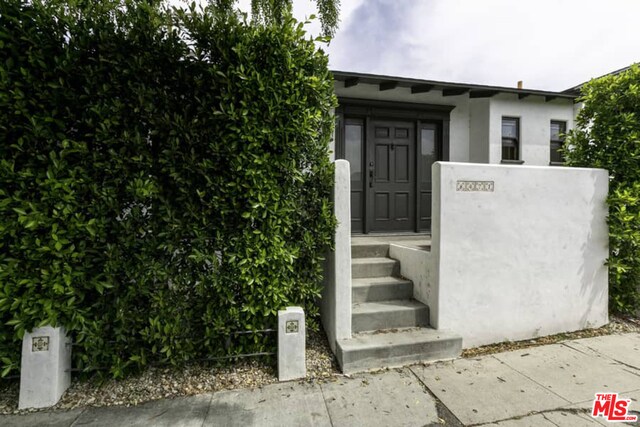 Foto del edificio - 8471 Waring Ave