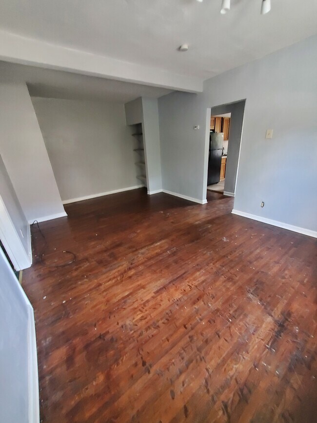 Building Photo - 3733 Meramec St