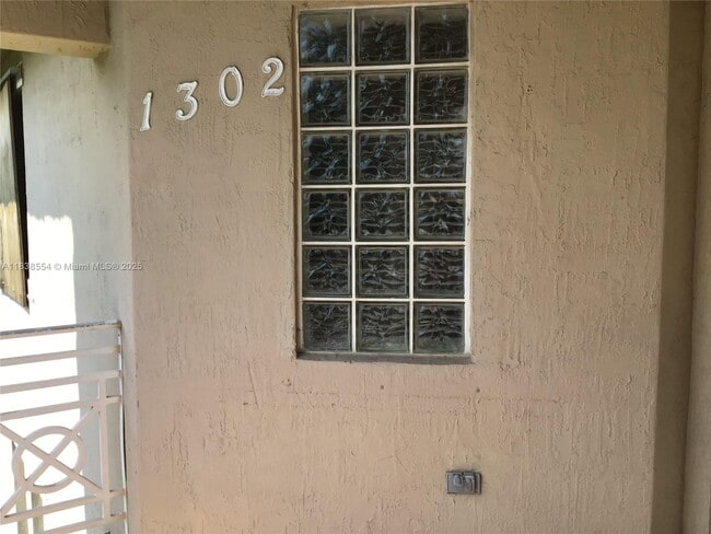Foto del edificio - 10921 NW 88th Terrace