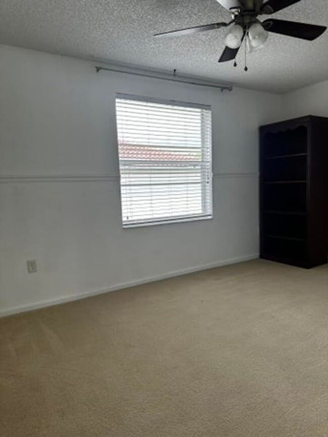Building Photo - 9754 Scribner Ln
