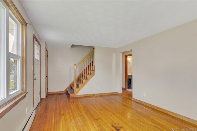 Building Photo - 139 Howe Rd