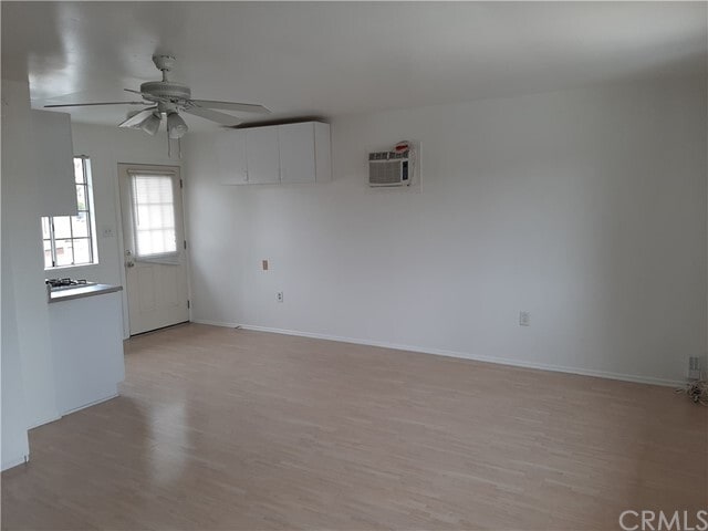 Building Photo - 344 W Whiting Ave
