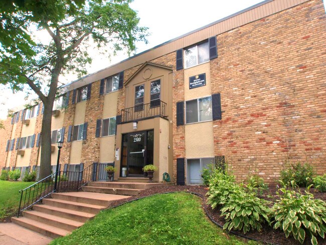 2300 Aldrich Ave S Apartments Minneapolis Mn Primary Photo 2300 Aldrich Ave S