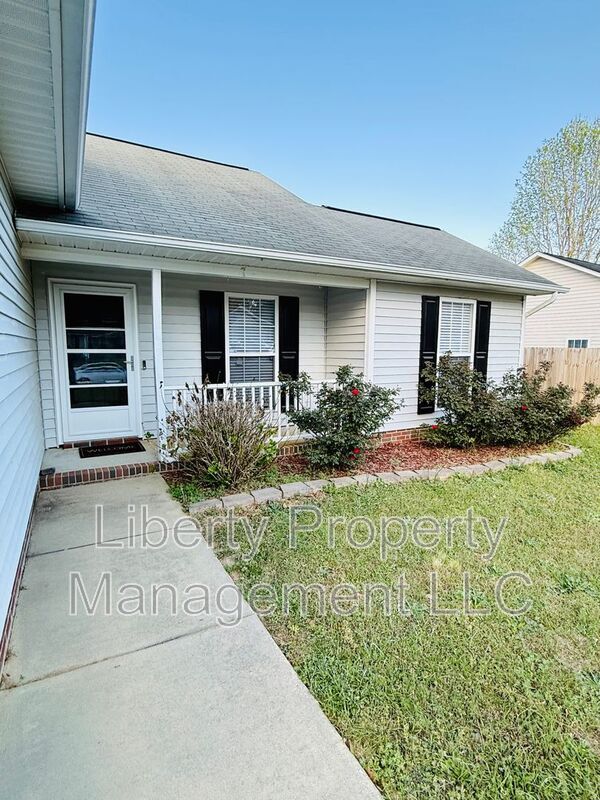 Building Photo - 805 Broadmore Dr