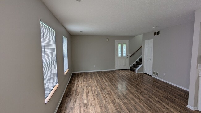 Building Photo - MN Cedar Village (873)