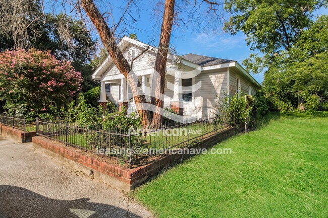 Foto del edificio - 1215 McDuffie Ave