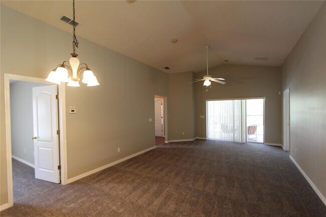 Foto del edificio - 923 Sandy Ridge Dr