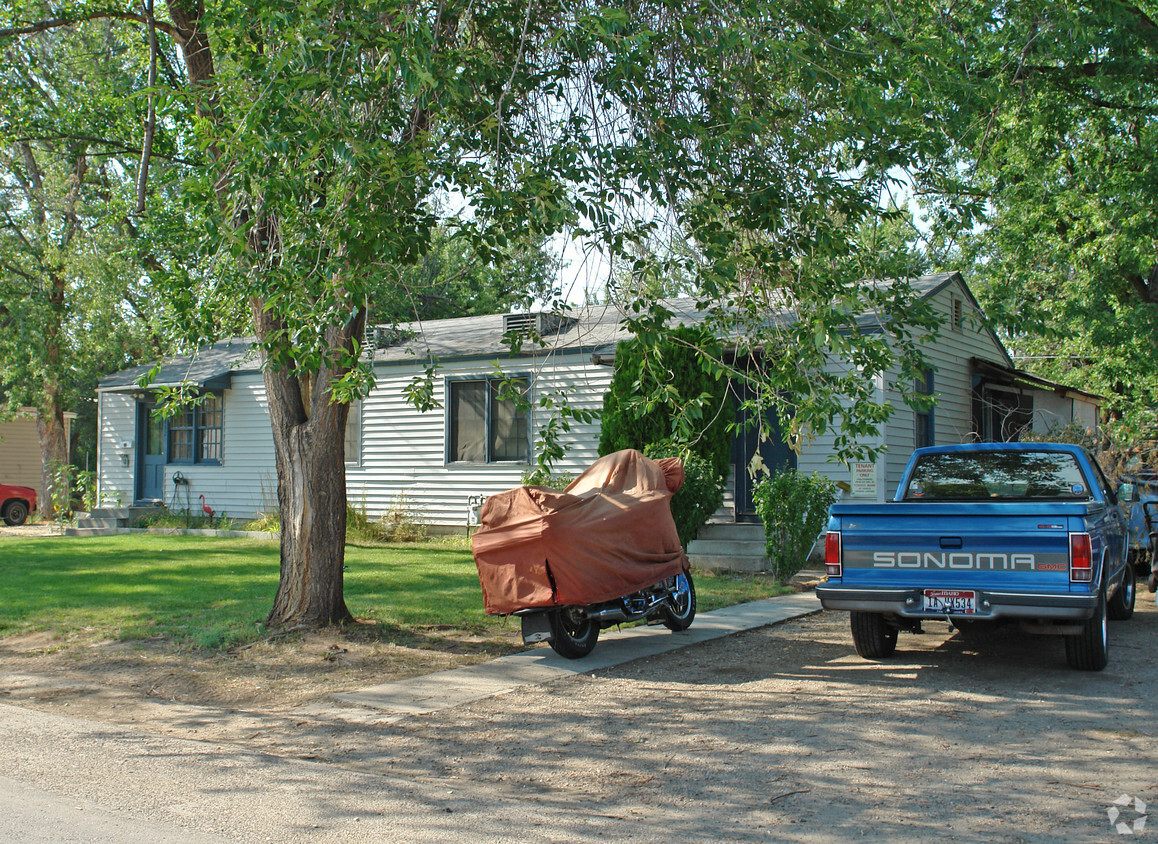 Primary Photo - Village Apartments