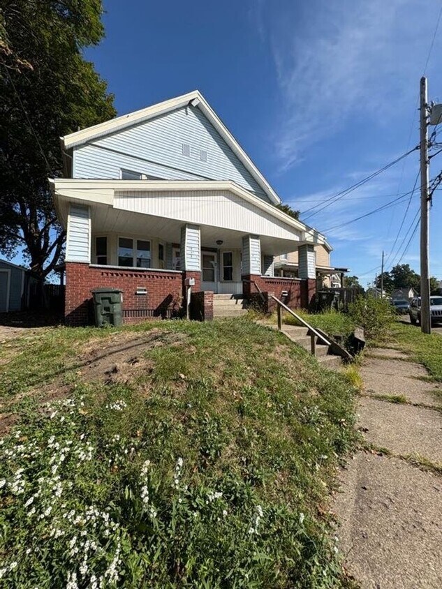 Primary Photo - Highland Rd NE