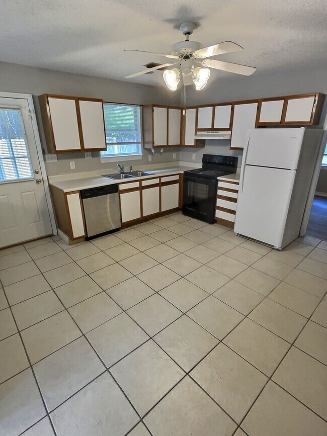 Foto del edificio - 8100-8104 Exchange St