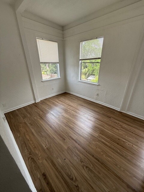 Building Photo - 135 E 17th St