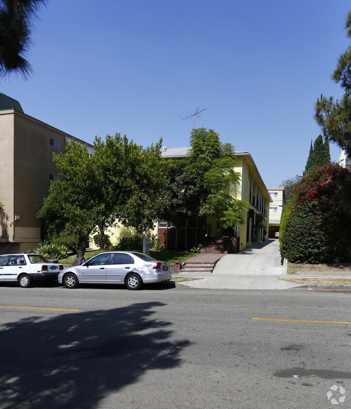 Building Photo - 357 S Hoover St