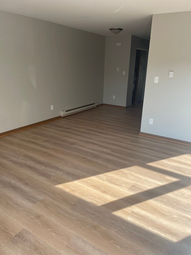 Building Photo - 811 Covey Ln