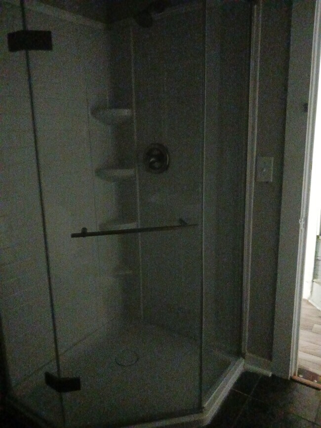 Foto del edificio - 323 Sortwell St