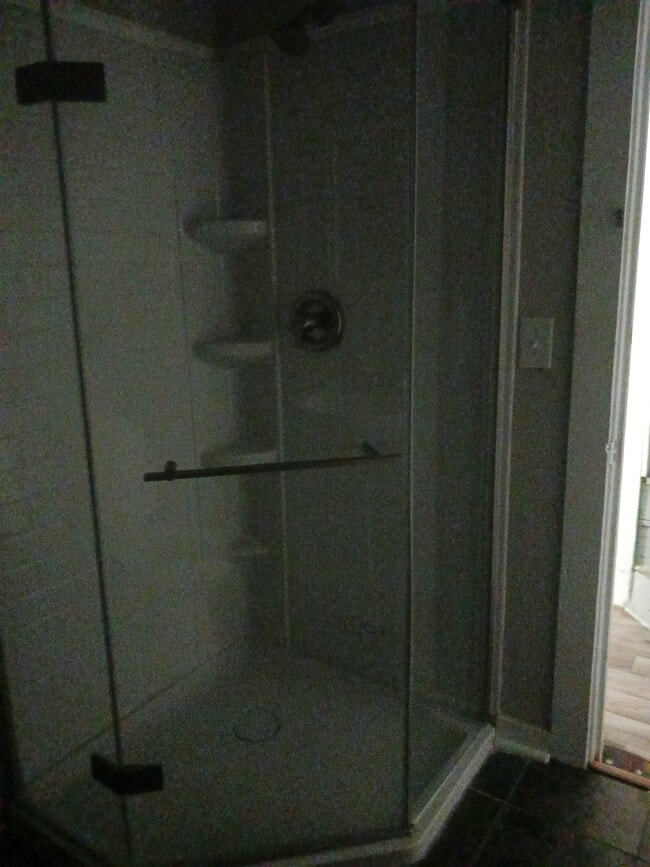 Building Photo - 323 Sortwell St